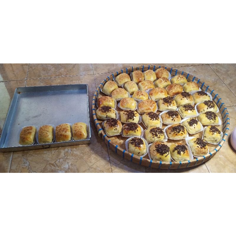 

Aura Bolen Pisang Mini Coklat Dan Keju isi 24