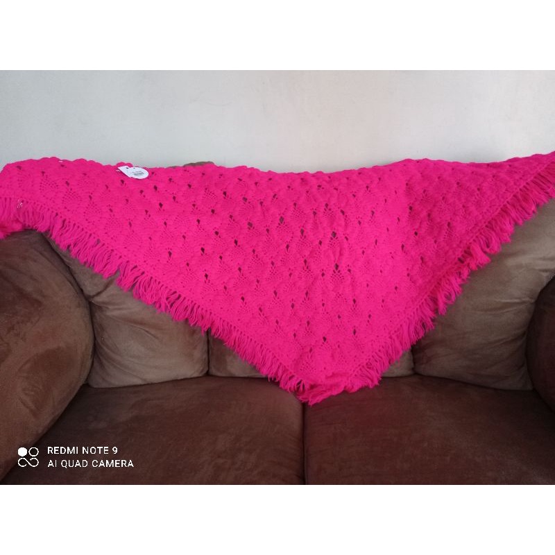 Taplak Meja Panjang Rajut Model Segitiga