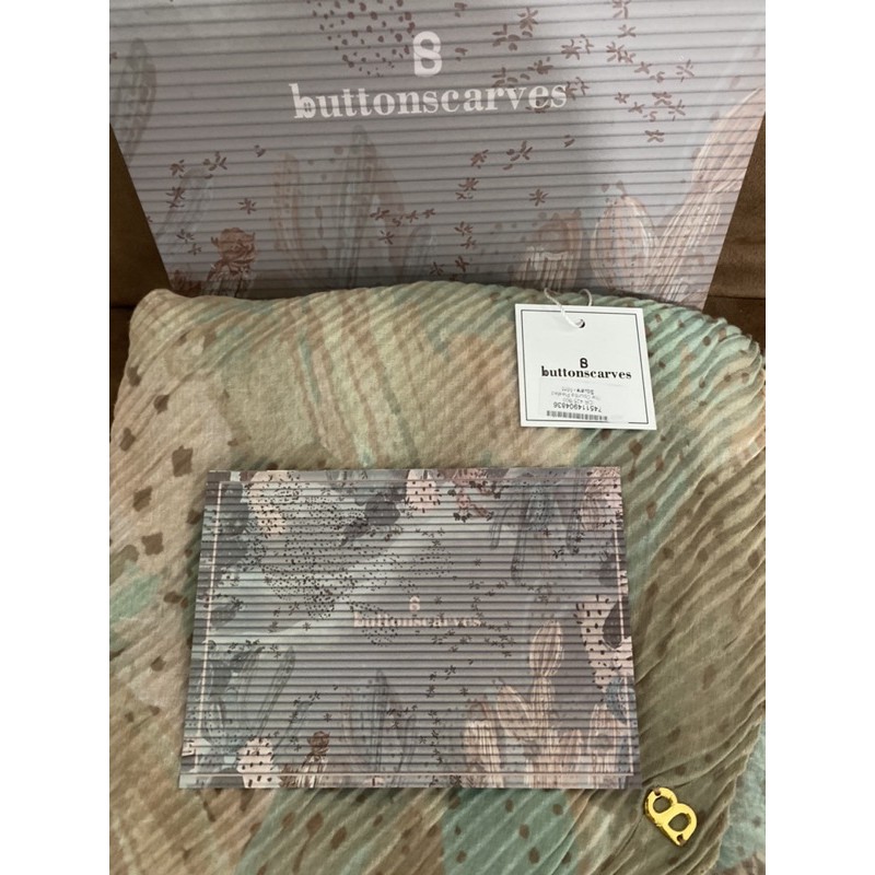 Opuntia Pleated Square Buttonscarves