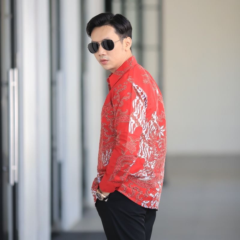 BATIK BOLO DEWO Motif Peksi SELING Merah Hem Atasan Kemeja Baju Batik Pria Lengan Panjang