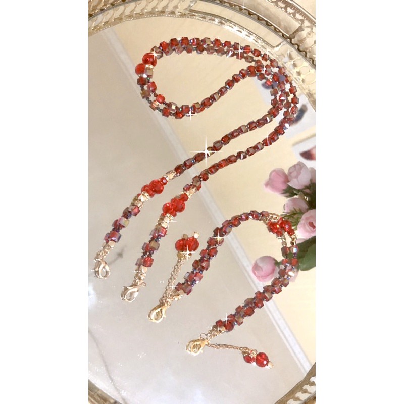 Strap Masker/ Tali Masker satu set  konektor hijab Kristal Swarovski austria kotak Merah maroon