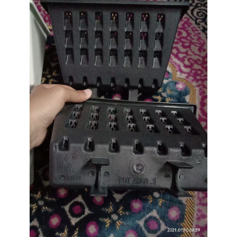 POT DINDING TEMPEL ARGO 01 VERTIKAL GARDEN