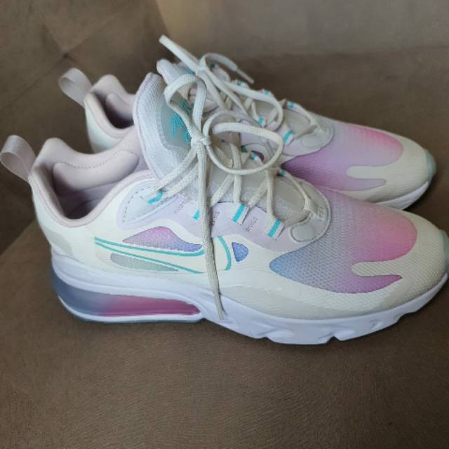 Woman Nike 270 React SE