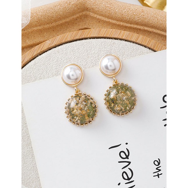 LRC Anting Tusuk Fashion B Gold Foil Pearl Earrings D66113