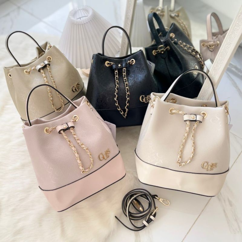 PROMO SALE Tas Guess selempang serut hitam putih pink gold