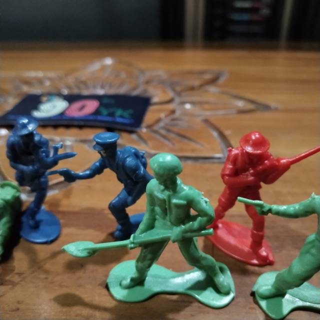 Action Figure TENTARA Armymen Jadul Kecil 4cm. Mainan Patung ARMY MEN Plastik Anak 90an 1 set 10pcs.