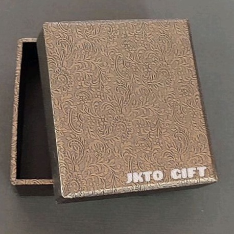 

Kotak Kado/Gift Box Ukuran 9x8x3 Cm