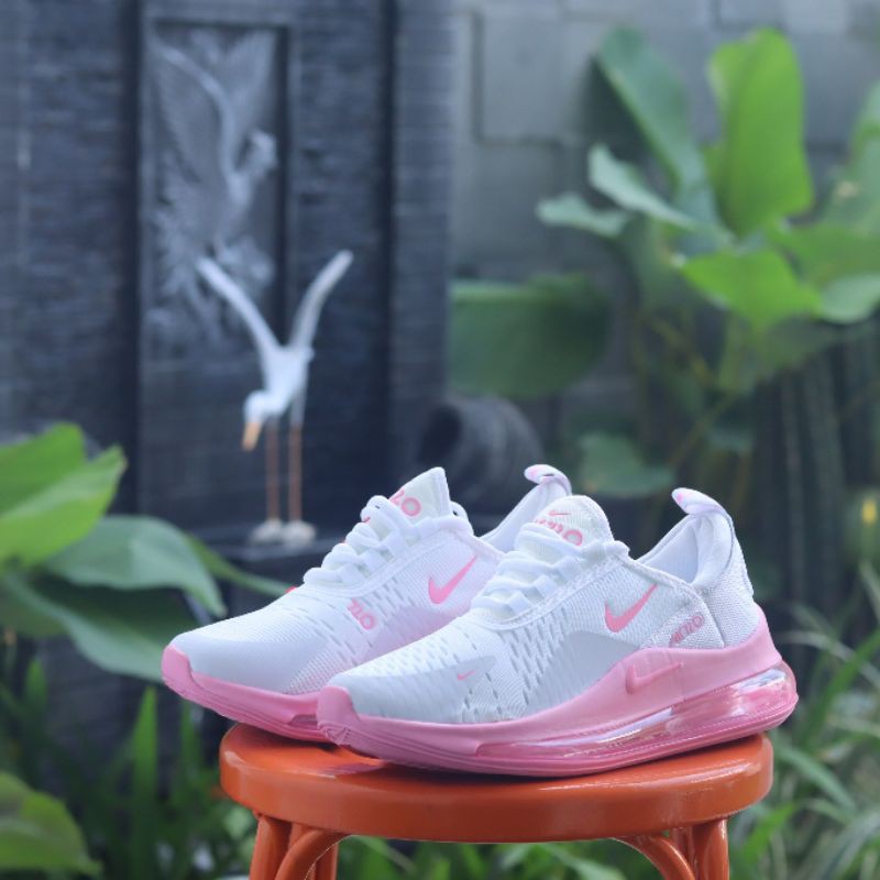 SEPATU SNEAKER RUNNING NIKE AIR MAX 720 WANITA