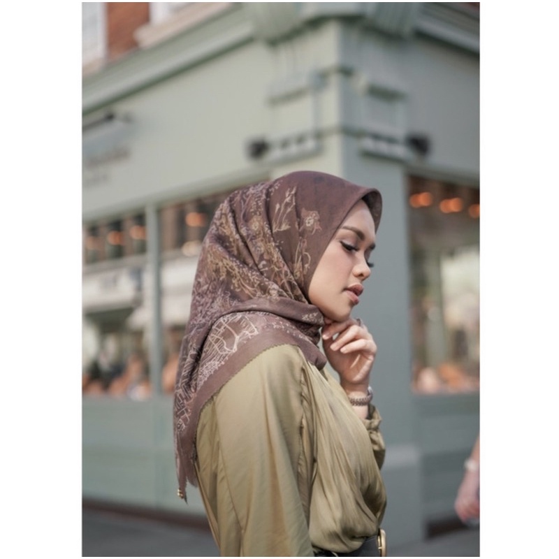 PRELOVED Buttonscarves The British (BROWN)