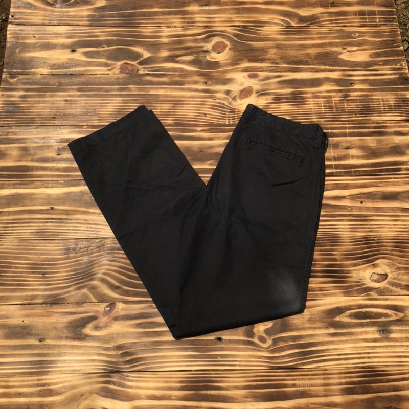 Celana Panjang Chino Uniqlo Hitam Second Original