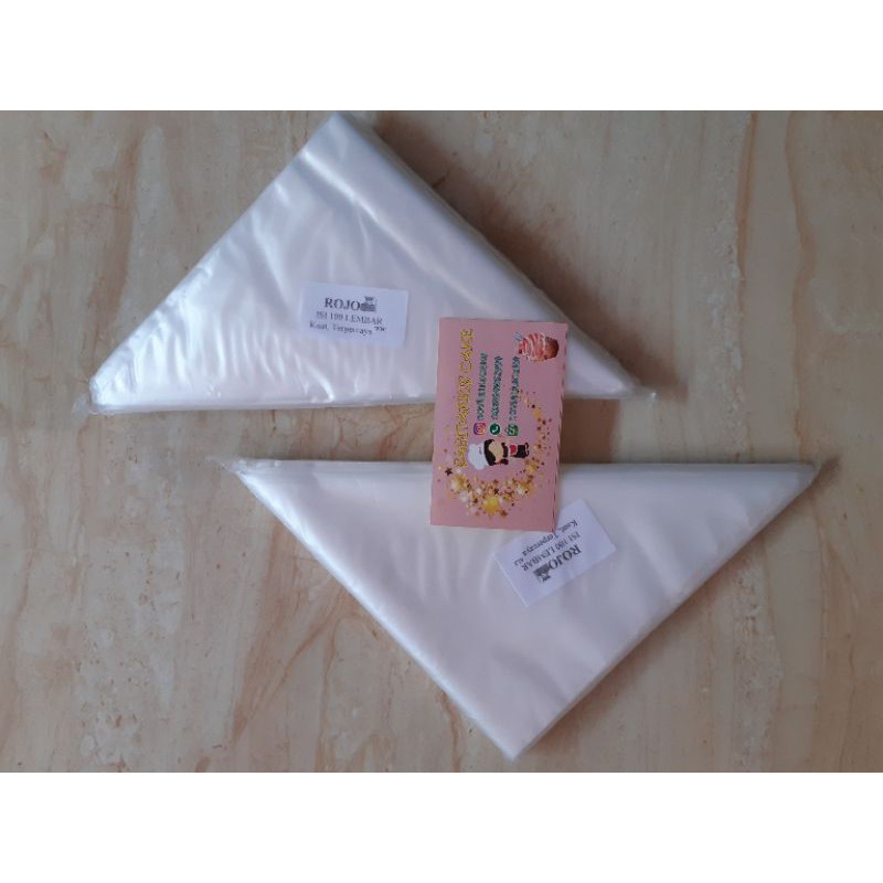 plastik segitiga kecil kue