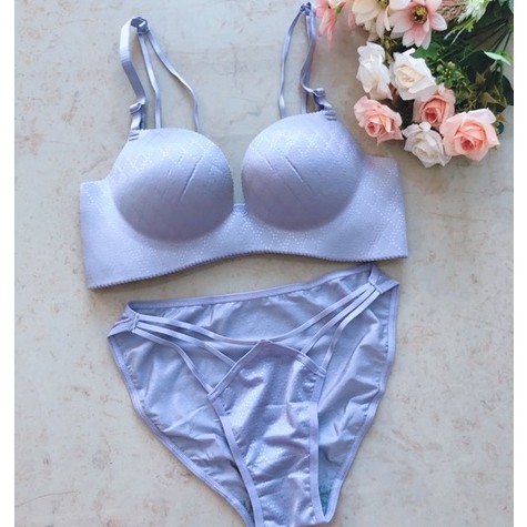 BRA SET SEAMLESS (BS39) TANPA KAWAT BUSA PUSH UP BRA DENGAN PANTY