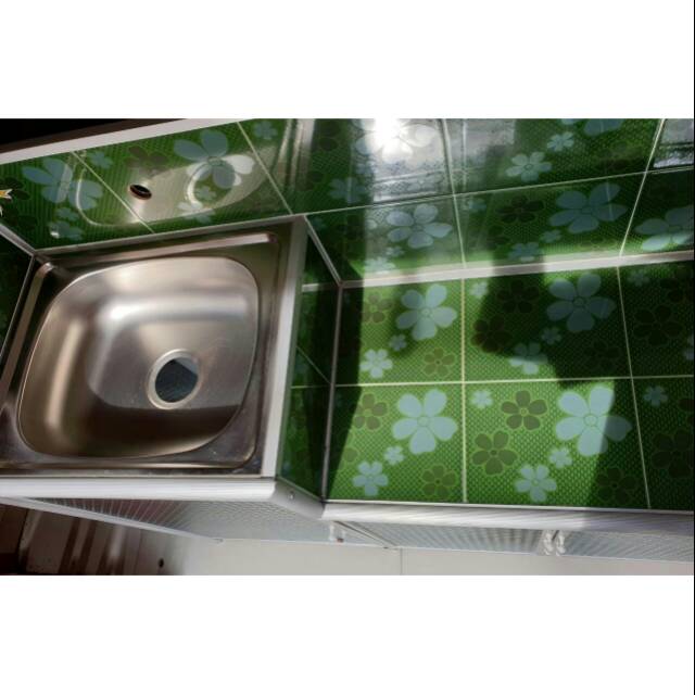 Meja Kompor dengan Bak Cuci Wastafel Plat Keramik 3 Pintu + Kran dan Pipa Pembuangan Besar