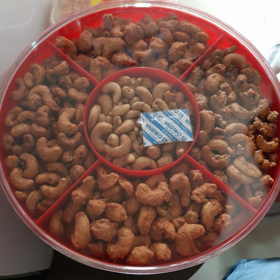 

Kacang Mede Mix Toples