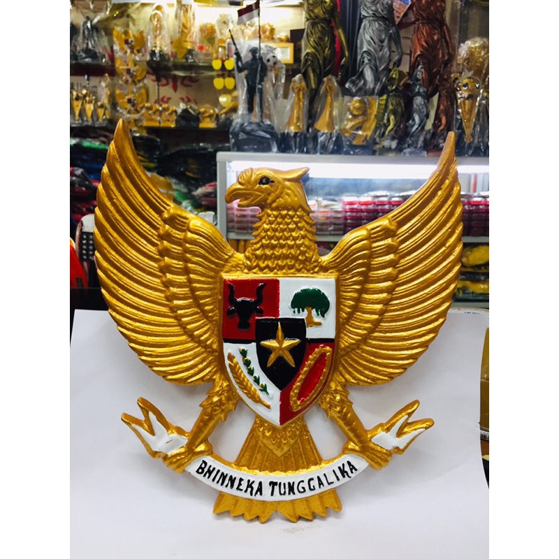 Garuda pancasila pajangan 25cm bahan fiber pajangan burung garuda