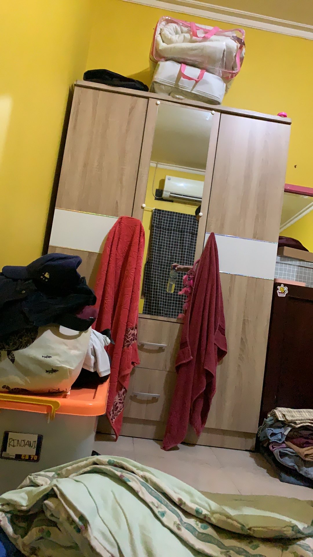 Lemari Pakaian 3 Pintu Cermin Lp 328