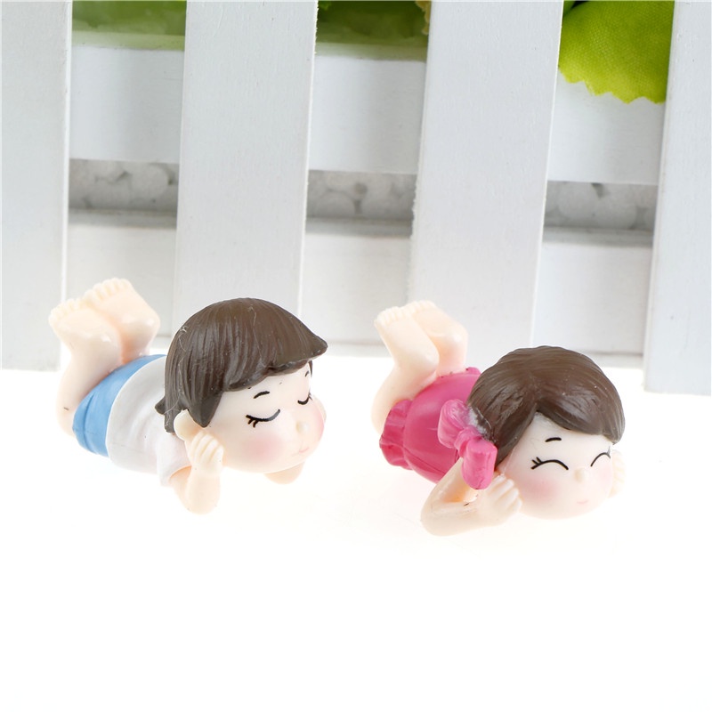 【Theredsunrisesiwy.id】1 pair Mini lying Couples Dolls Garden Miniatures Figurine DIY Micro Landscape