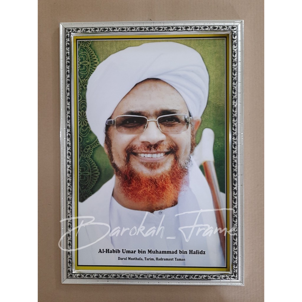 Foto habib bingkai pigura foto habib dan ulama Habib Umar bin Hafizd Senyum a3+