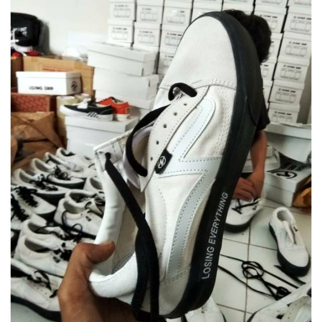 LOSING GRIP - OS Losing Everything White Black