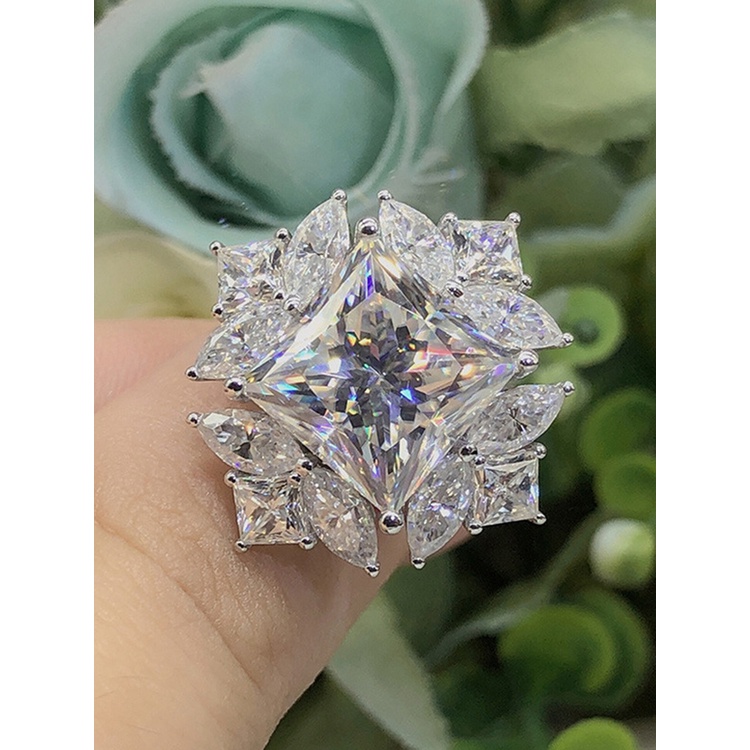 Cincin Wanita Desain Snowflake Hias Cubic Zirconia Warna Silver Untuk Pesta Pernikahan