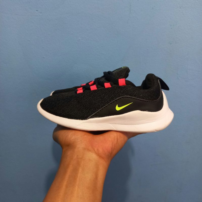 SEPATU ANAK NIKE VIALE
