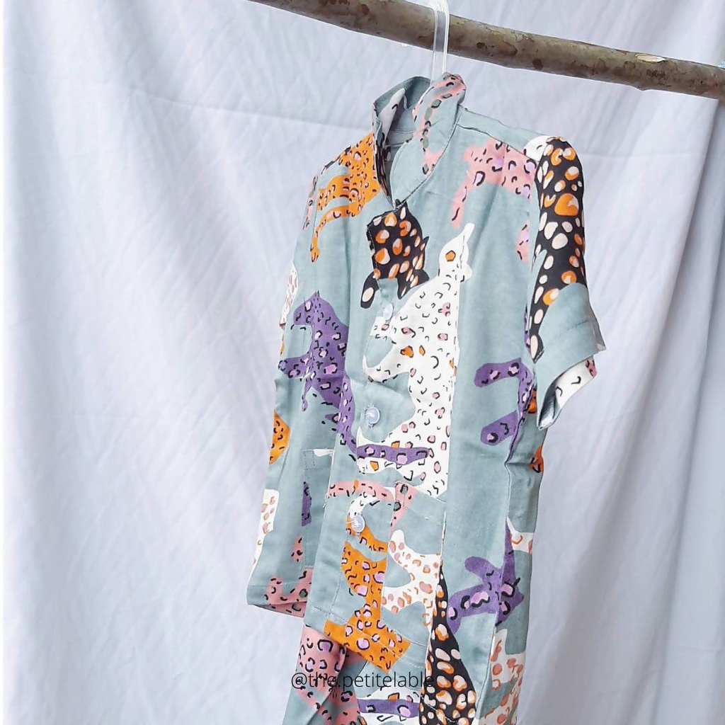Setelan One-set Piyama Anak Celana Pendek Rayon Motif Macan