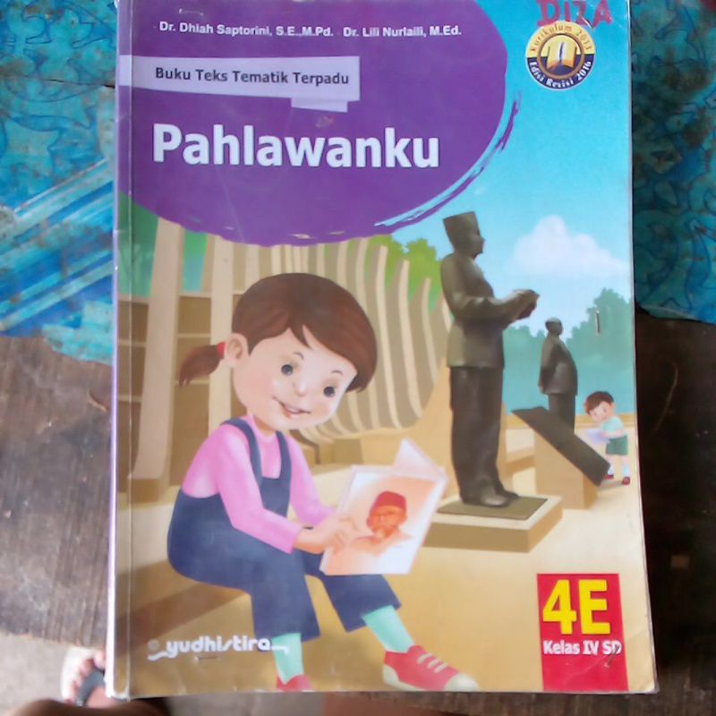 pahlawanku kls 4e