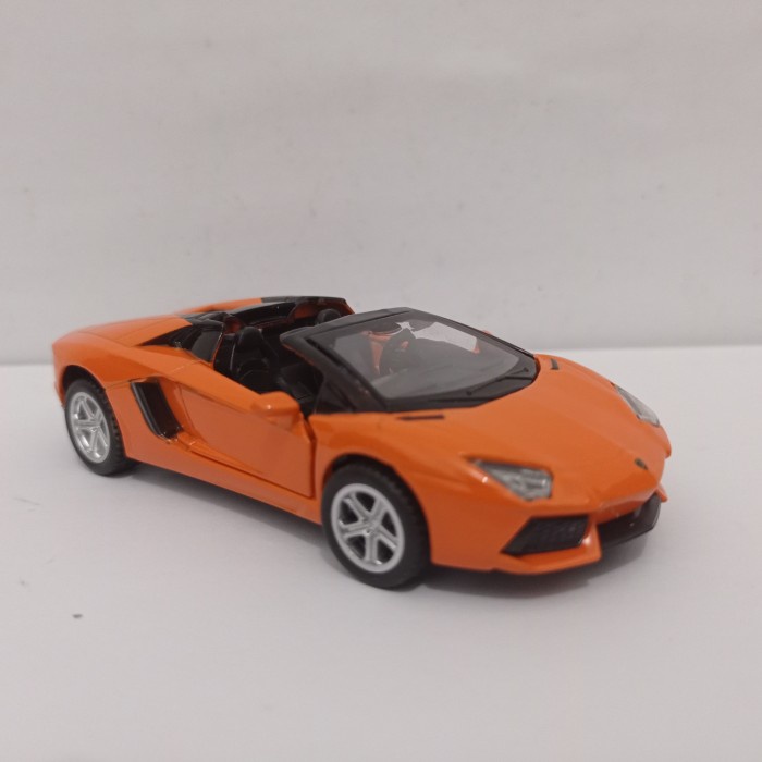 Diecast Lamborghini Aventador Roadster Apolo 1:43 mobil mainan murah