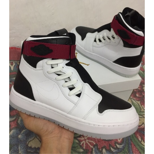 AIR JORDAN 1 NOVA XX NOBLE RED