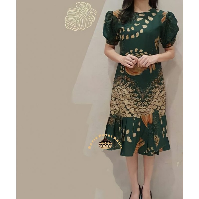 DRES BATIK WANITA TERBARU / GAUN BATIK WANITA MODERN TERBARU / GAUN BATIK PESTA