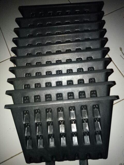 Pot Tempel Atau Argo Warna Hitam