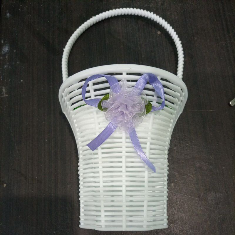 vas pot bunga tempel keranjang rotan plastik