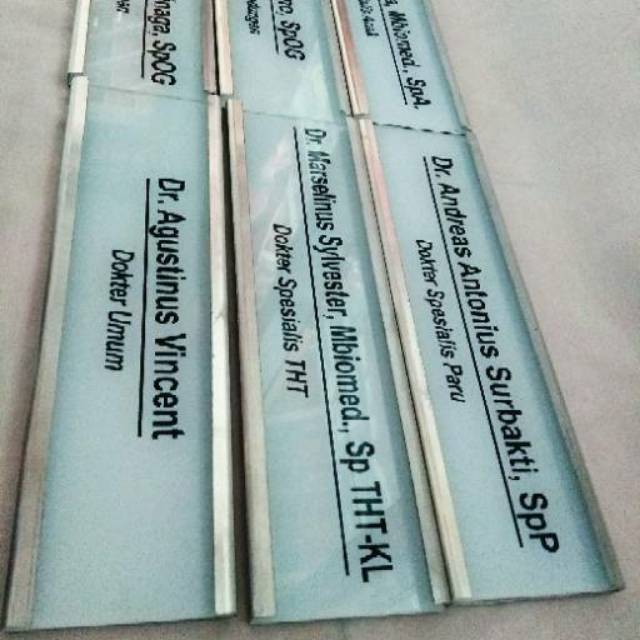 

PAPAN NAMA AKRILIK SLIDING ALUMINIUM/ STAINLESS