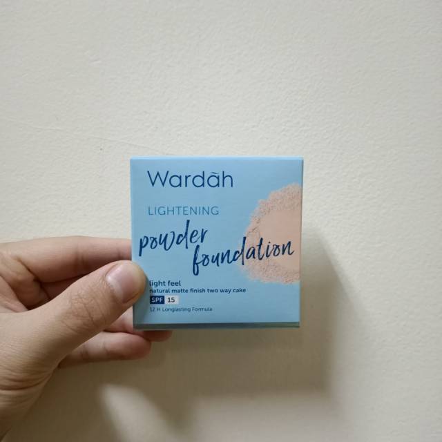 Wardah Lighting Powder Foundation