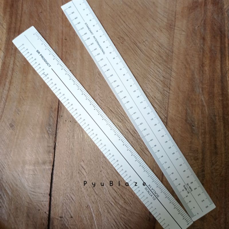

Penggaris Jahit Skala Plastik