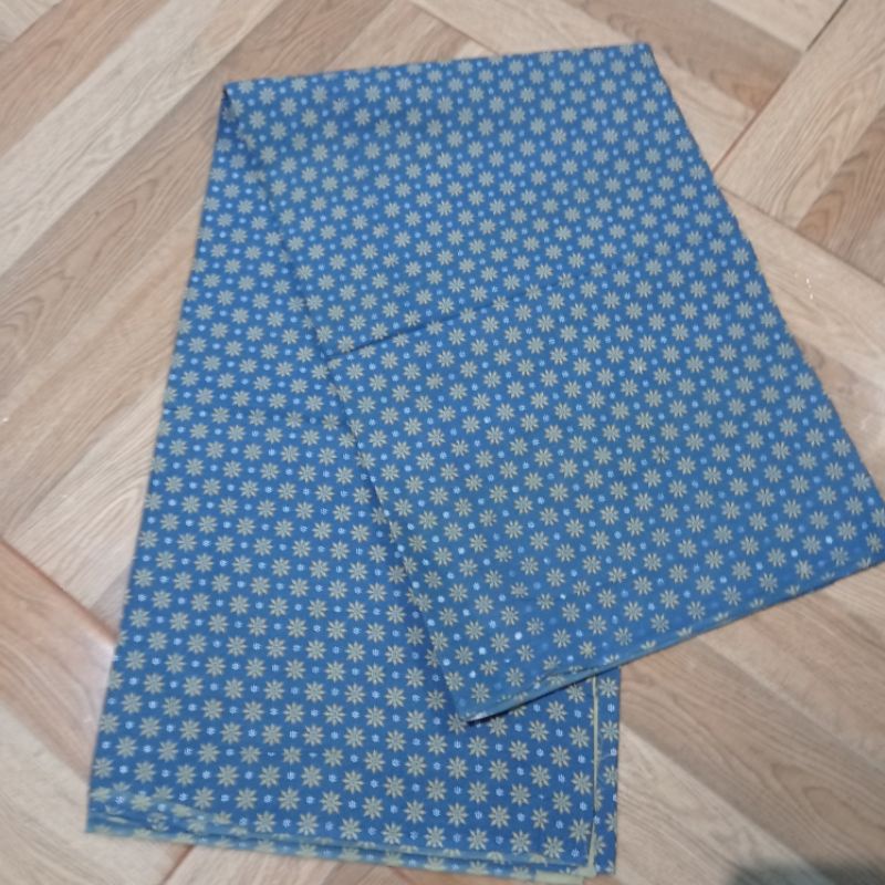 Kain Batik Solo Katun truntum dasarnya biru