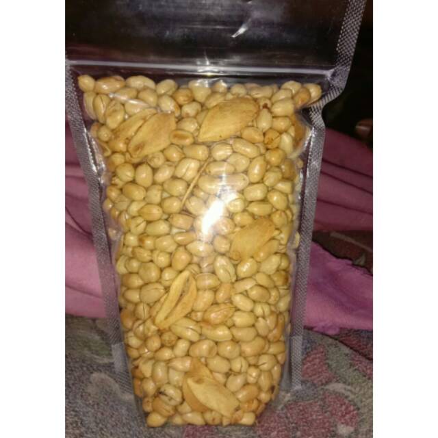 

Kacang Goreng plus plus enak, gurih, mantap.