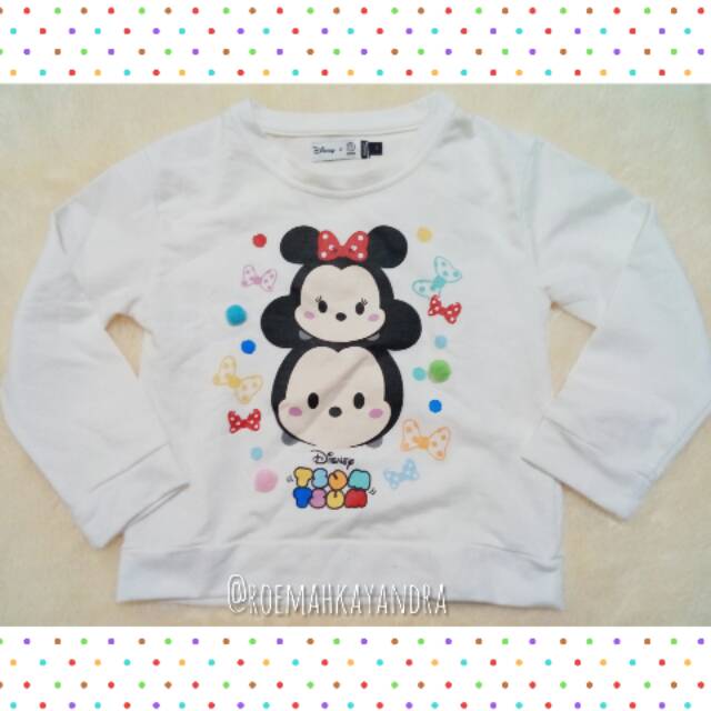 Sweater Disney nevada tsum tsum putih