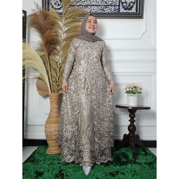 Gamis brukat//kebaya terbaru//gamis manohara//gamis busui