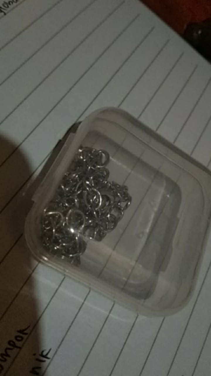 Hw Kotak Penyimpanan Perhiasan Bahan Plastik Ukuran 3.5 * 3.5cm