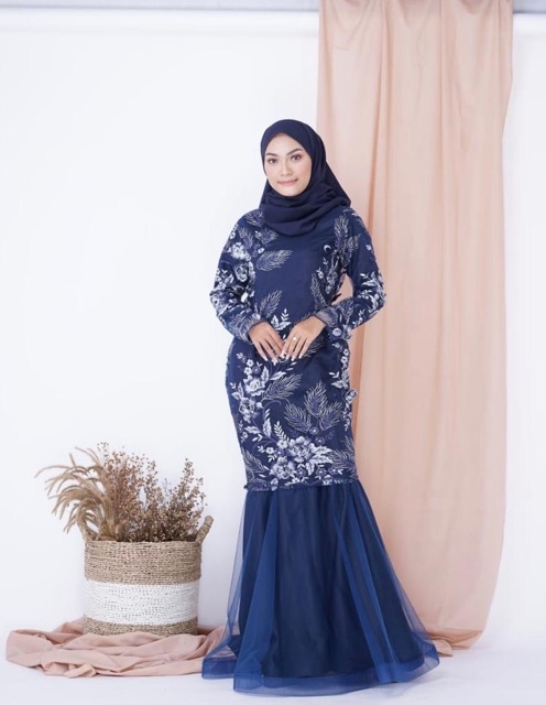 queen luxe kurung