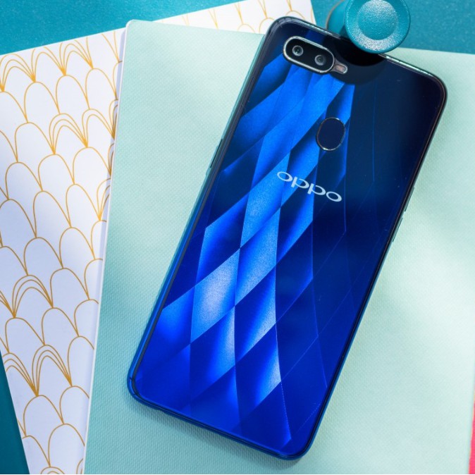 OPPO F9 Pro RAM 6/64 4G LTE hp GARANSI 1 TAHUN Headphone Handphone-3