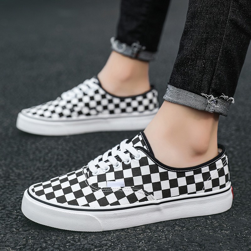 Mainland Sneakers Slip On Pria Chekherboard Catur Hitam Putih Kekinian MC305