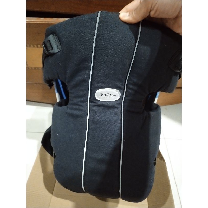 PRELOVED baby Bjorn carrier