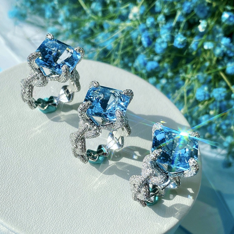 Personality Fashion Natural Aquamarine Topaz Ring