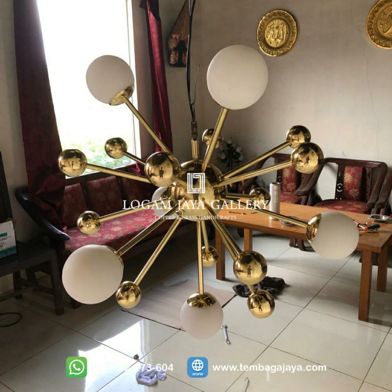 Lampu Gantung Minimalis Kuningan Tangkai Bola Lebar 80 cm
