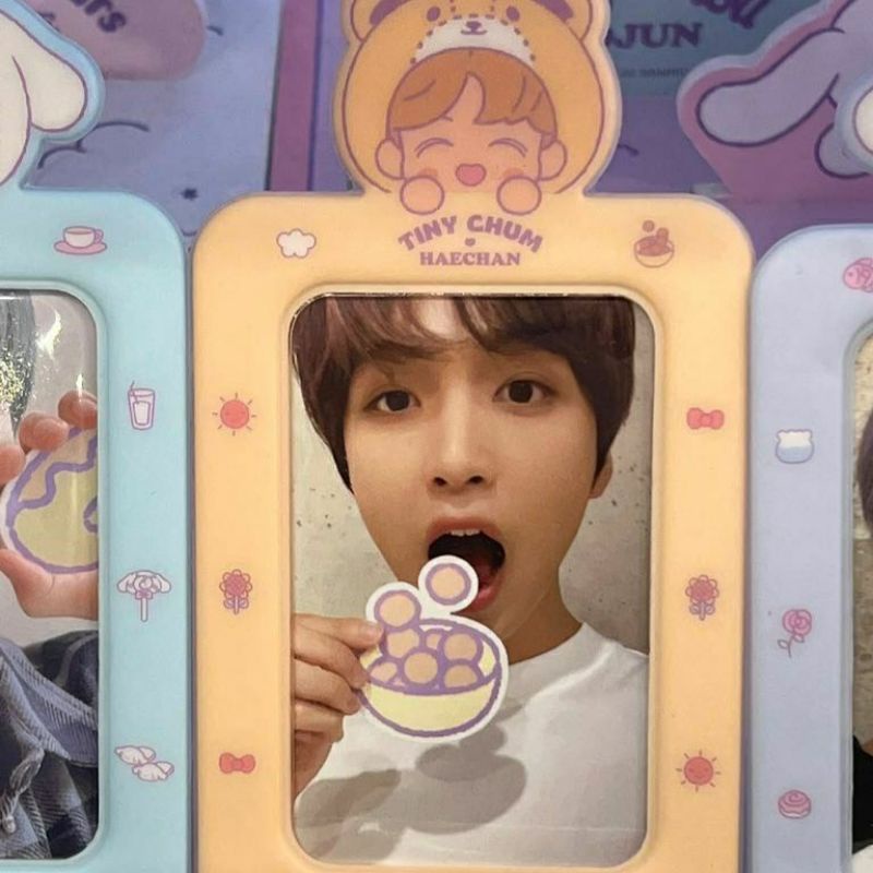 PC HOLDER SANRIO HAECHAN BOOKED
