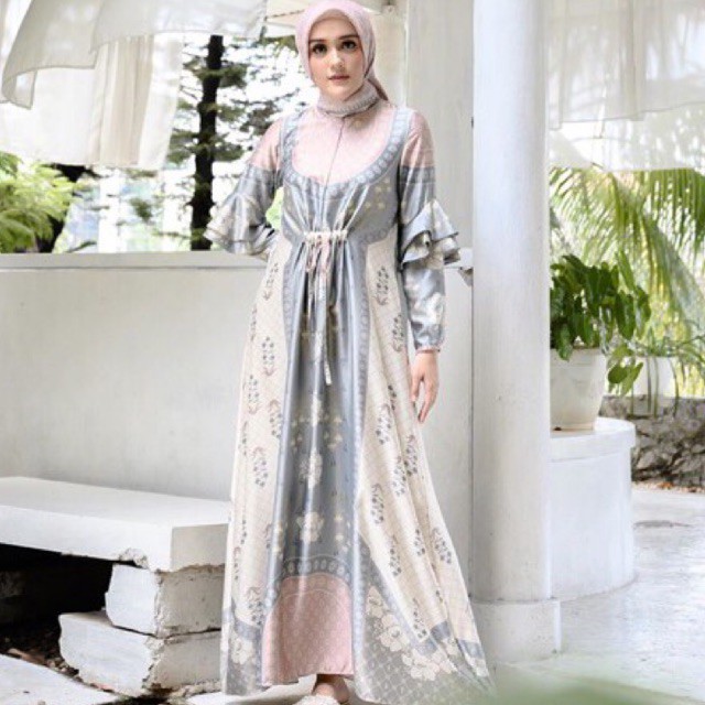 Lily Dress Wearing Klamby