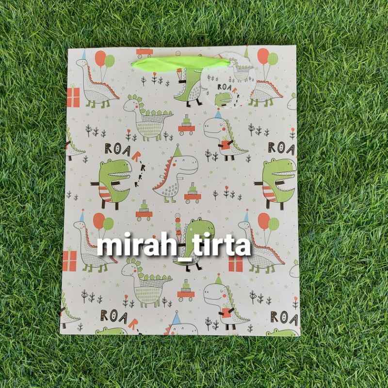 Tas paperbag. tas karton import. paperbag import .tas hadiah ulang tahun. tak souvenir-3