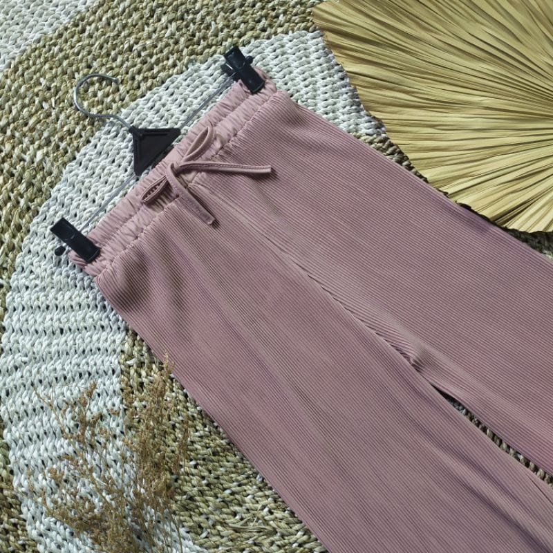 Celana Kulot Rayon Crincle Crinkle Airflow Panjang Wanita Premium Highwaist Loose Cullote Pants Homewear Jumbo Terbaru Kekinian-LIDI KULOT MILO